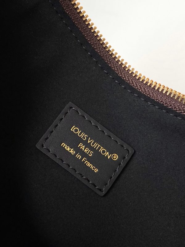 LV Cookie BB Monogram
