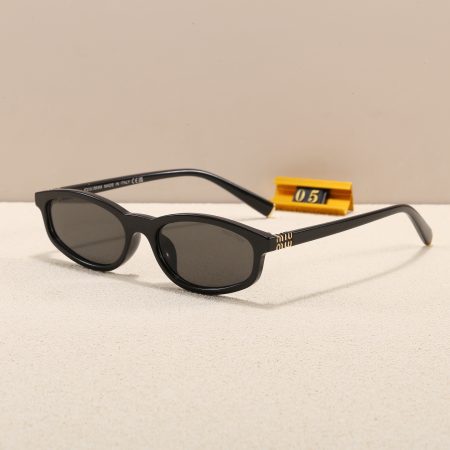 Miu Miu Fashionable Sunglasses - Image 9