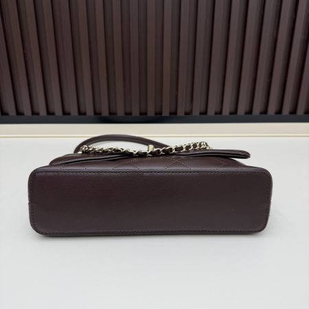 Chanel Large Flap Bag - Image 5