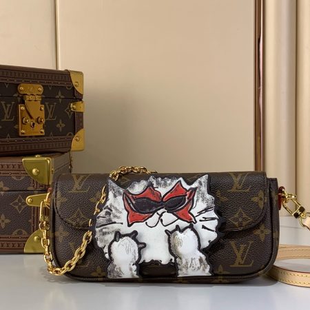 LV Wallet On Chain Ivy Monogram Canvas