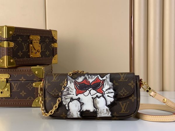 LV Wallet On Chain Ivy Monogram Canvas