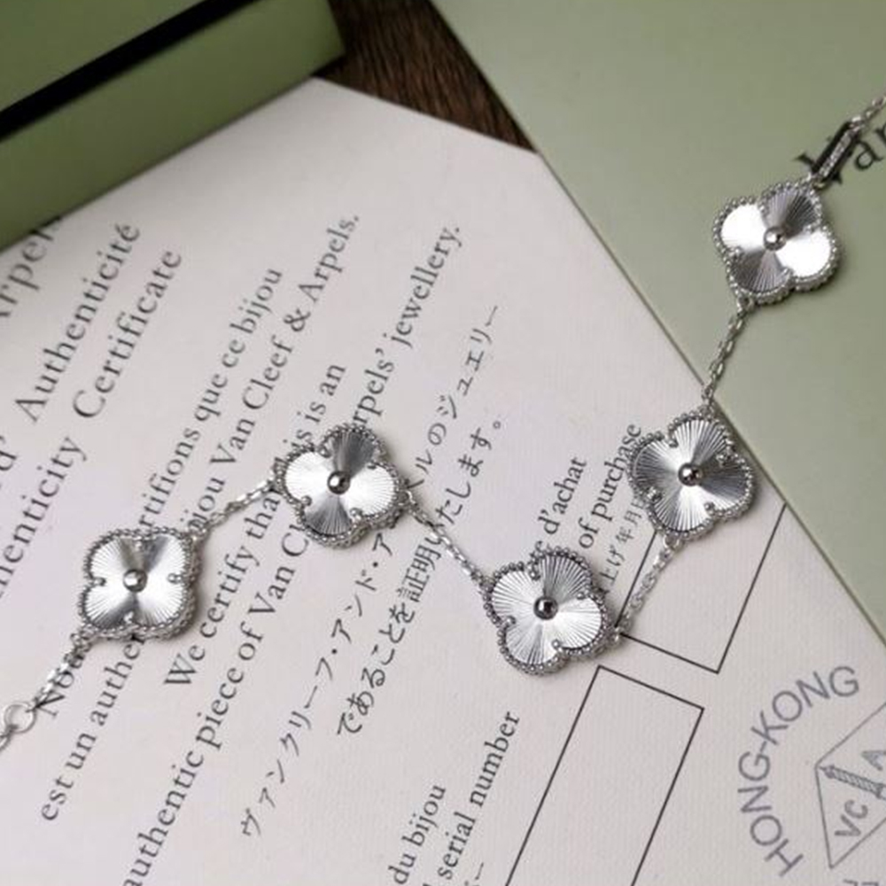 Van Cleef & Arpels Vca Bracelets - Image 2