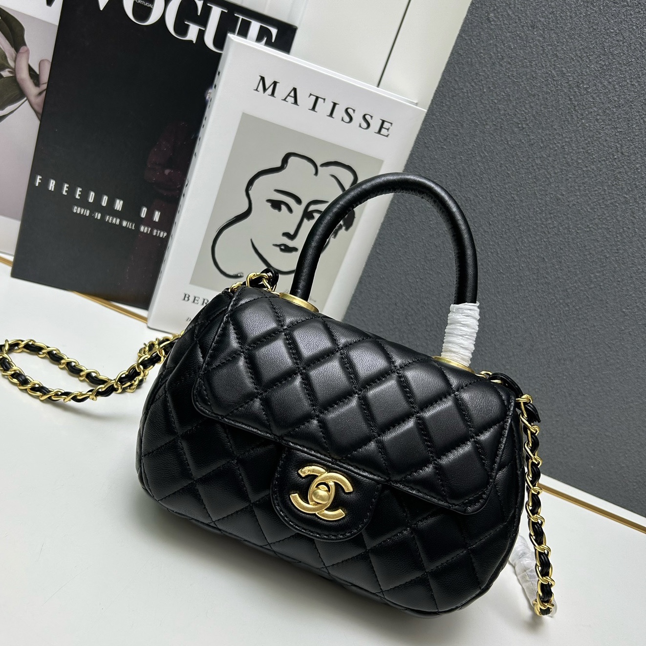 Chanel coco Leather Handle Shoulder Crossbody Bag - Image 1