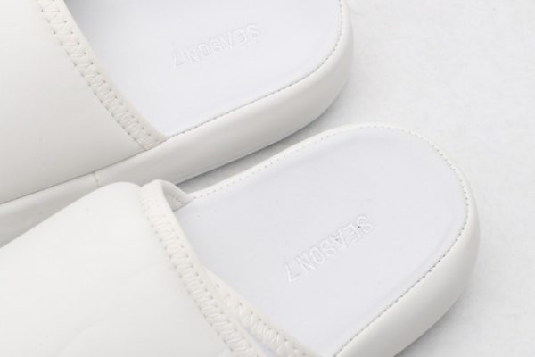 Yeezy Slide 4