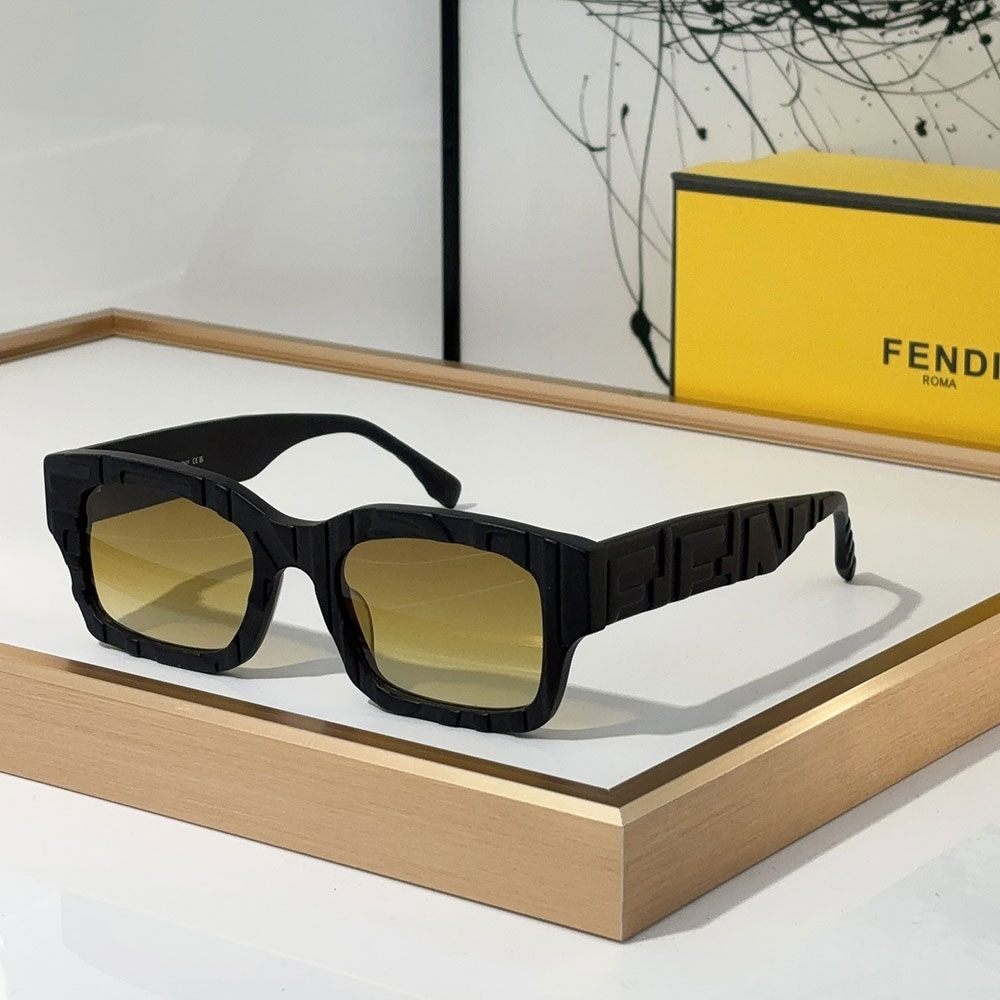 Fendi Full frame Logo Sunglasses Top quality - Image 8