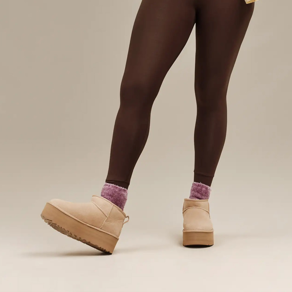 UGG Women's Classic Ultra Mini Platform - Image 2