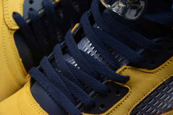 Air Jordan 5 Retro SP Michigan CQ9541-704 - Image 9