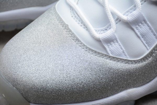 AIR Jordan 11 White Metallic Silver Vast Grey AR0715-100