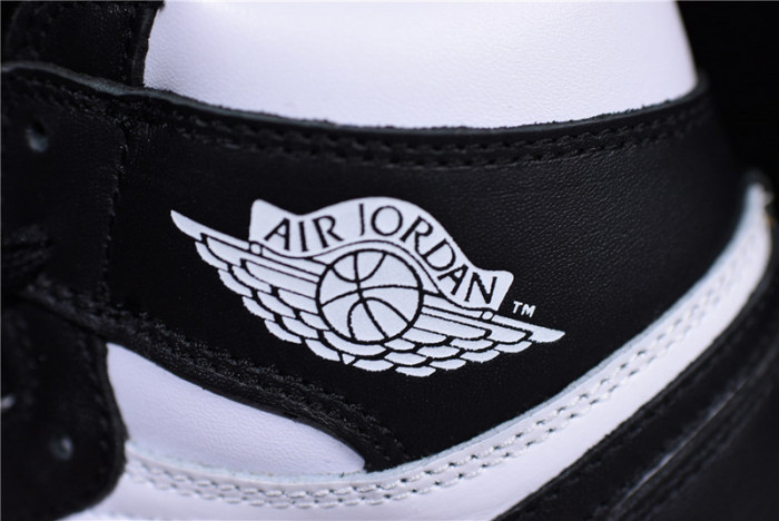 Air Jordan 1 Retro High OG 555088-010 - Image 18