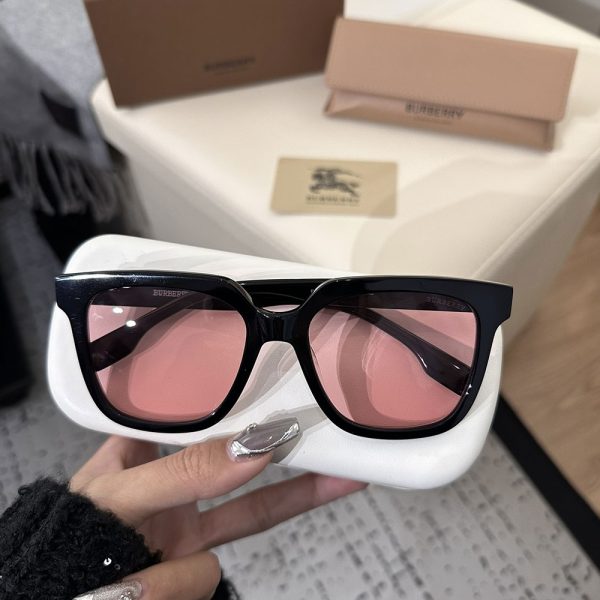 Buberry Stylish temperament Sunglasses Top quality