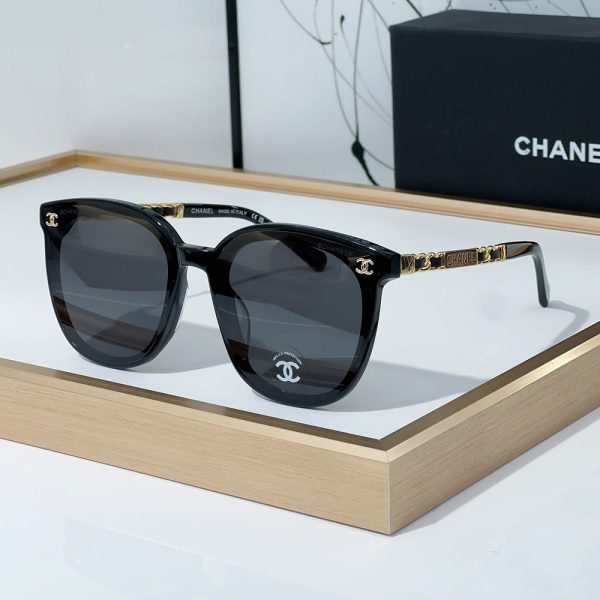 Chanel Mirror Logo Decoration Sunglasses Top quality
