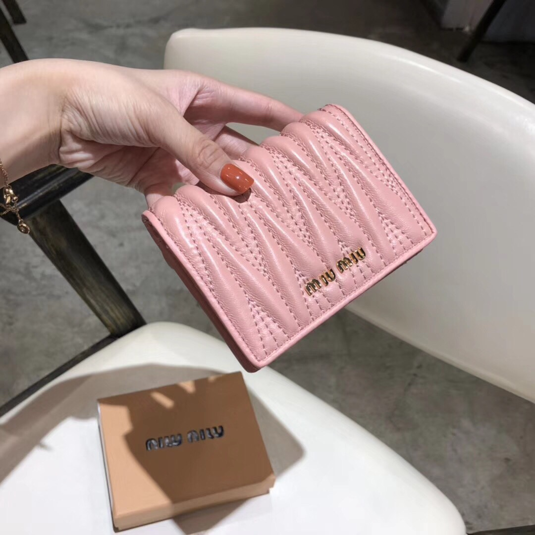MIU MIU Matelassé   Wallet - Image 2