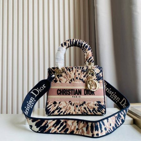 Dior The LADY D-LITE Bag Collection - Image 2