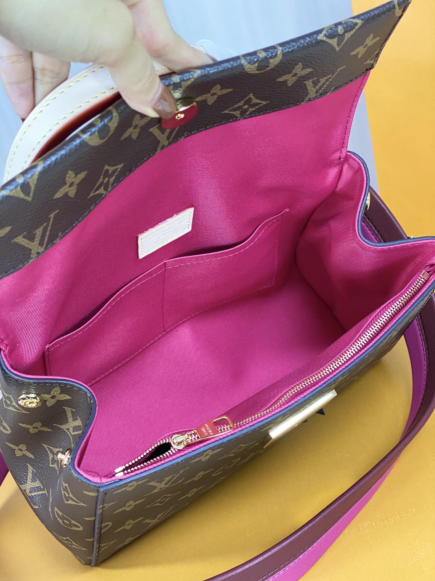 LV Cluny MM Bag - Image 4