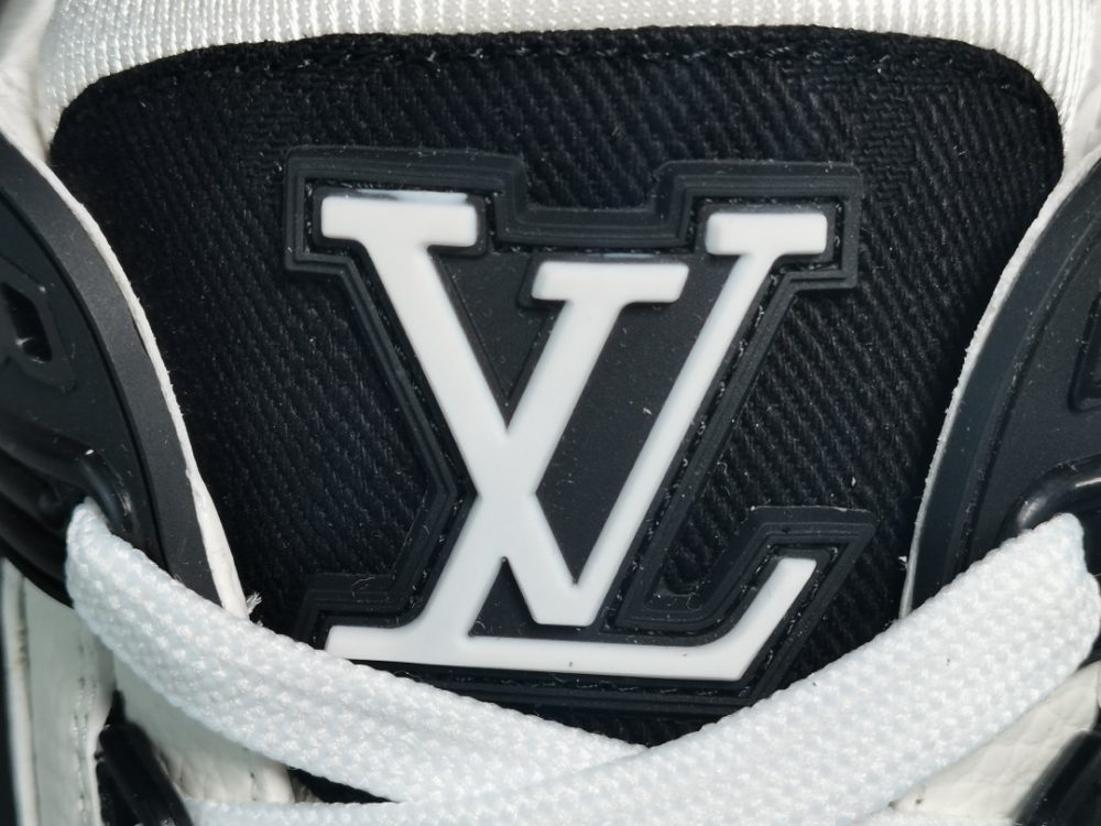 LV Trainer White Black Panda - Image 4