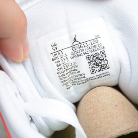 Air Jordan 1 Mid SE GS Edge Glow CV4611-100 - Image 4
