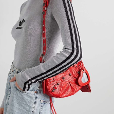 BALENCIAGA Le Cagole XS studded crinkled-leather shoulder bag red - Image 5