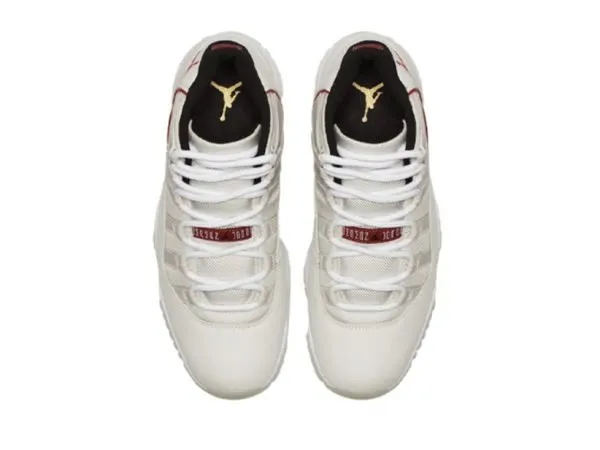 Jordan11 Platinum Tint