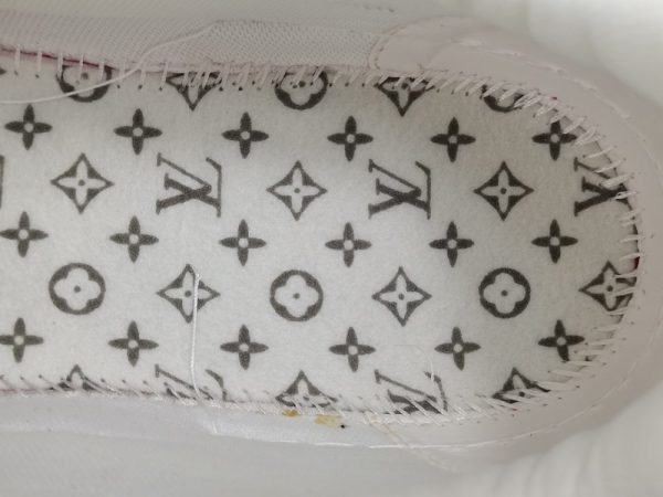 LV Trainer Fuchsia