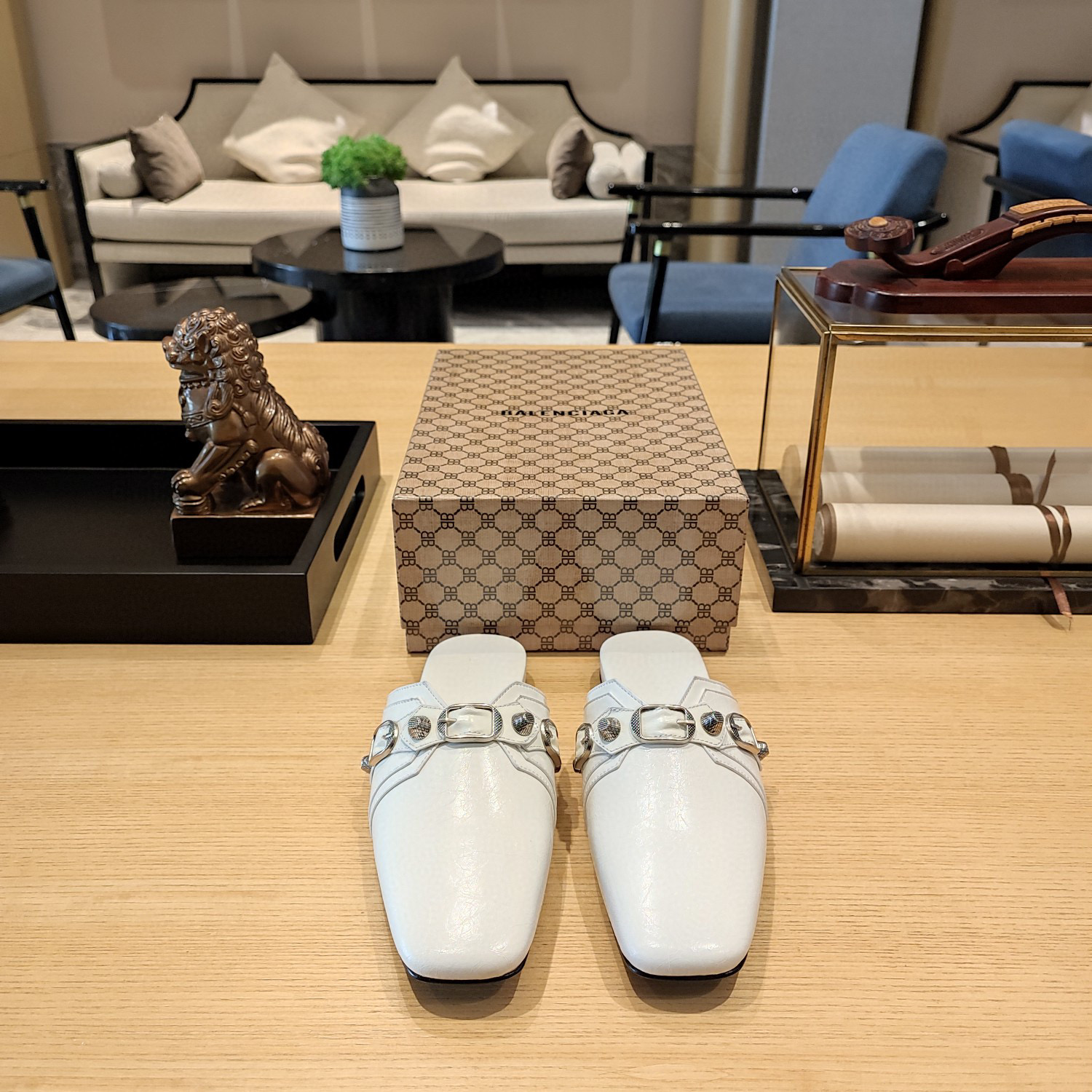 Balenciaga  Cagole  Leather Sandals Slide Sandal - Image 7