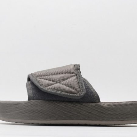 Yeezy Slide 5 - Image 3