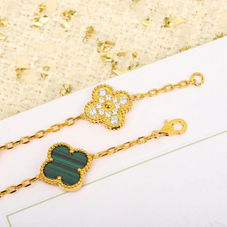 Van Cleef & Arpels VCA alhambra 20 malachite Diamond Necklace - Image 5