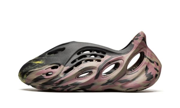 Yeezys Foam Runner “ MX Carbon"