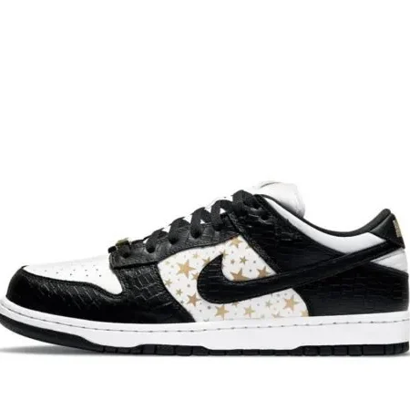 Superme x Dunk SB Low “ Black Stars"
