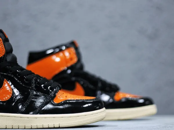 Jordan1 Retro High Og "Shattered 3.0"