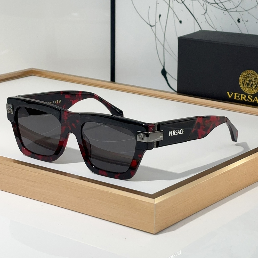 Versace Outdoor Sunglasses Top Quality - Image 1