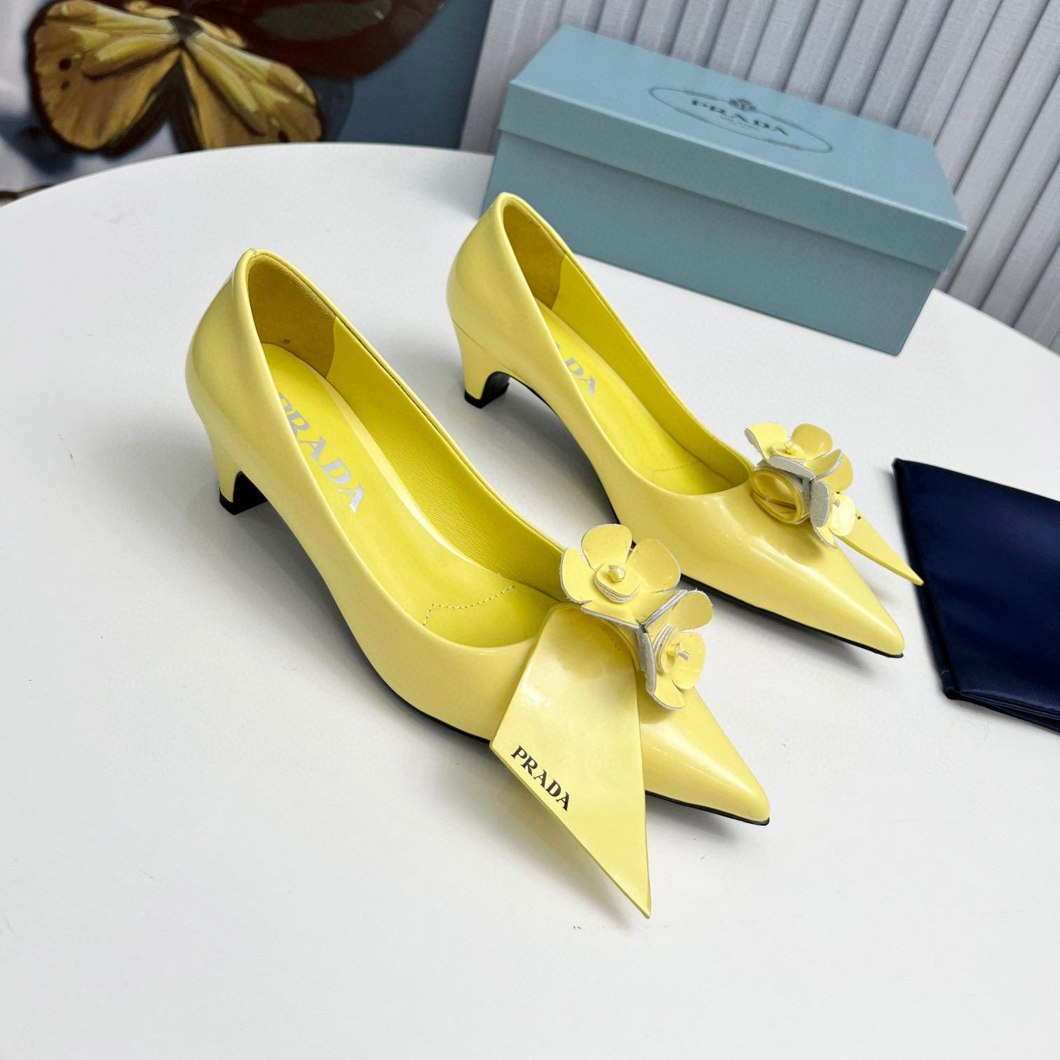 Prada  Leather Simple And Fashionable  Sandals Slide - Image 5