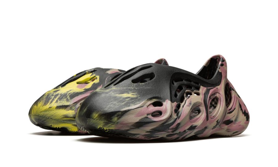 Yeezys Foam Runner “ MX Carbon" - Image 2