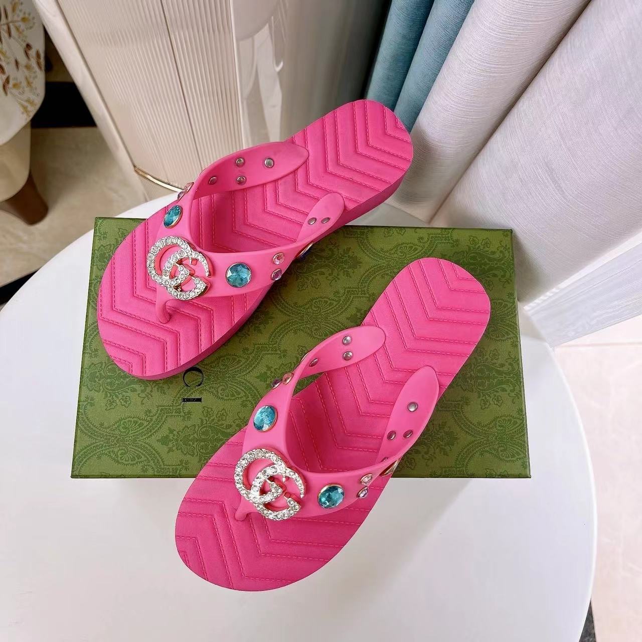 Gucci Shoes V-shaped toe clamp Band drill Slide Sandal - Image 11
