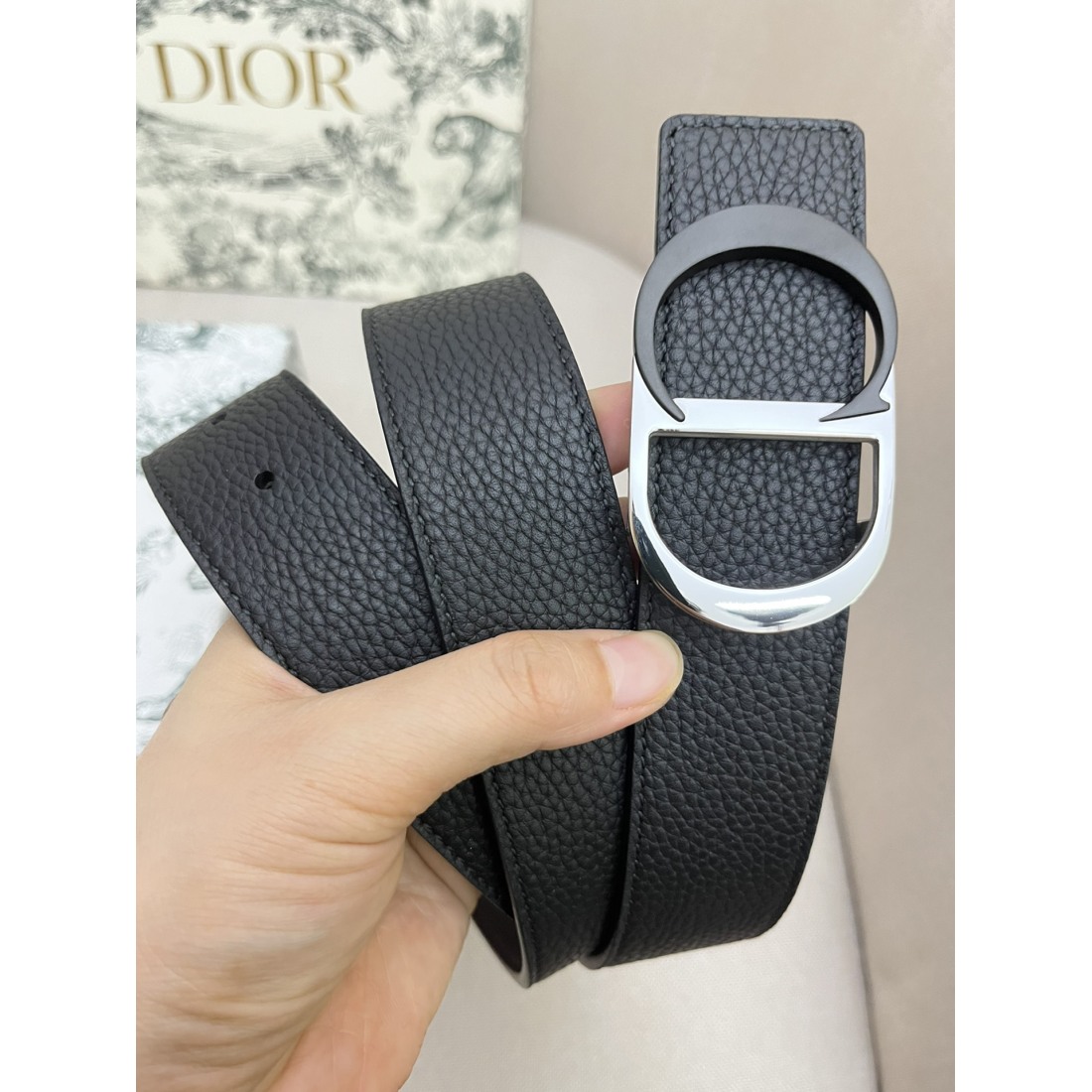 Dior cowhide and bottom leather, palladium plated pure steel buckle 35MM - Image 4