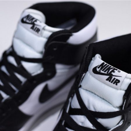 Air Jordan 1 Retro High OG 555088-010 - Image 5