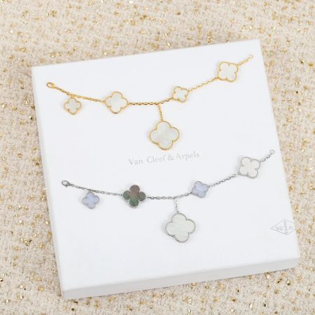 Van Cleef&Arpels VCA irregular alhambra Bracelet - Image 6