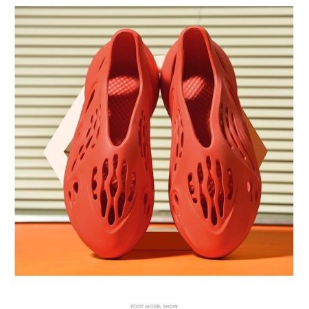 Yeezy Foam Runner Magma Red - Image 3