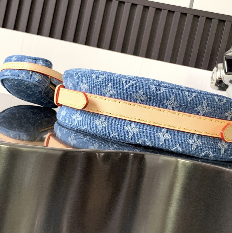 LV CROISSANT Denim Handbag - Image 5