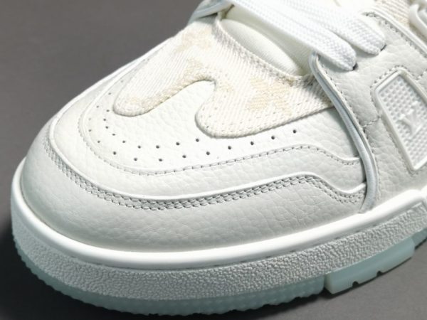 LV Trainer White