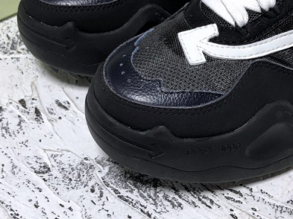 OFF-WHITE C/O ODSY-1000 Sneakers OW10004