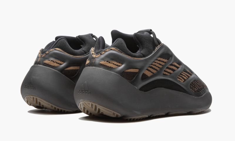 Yeezys 700 V3 “ Clay Brown" - Image 3
