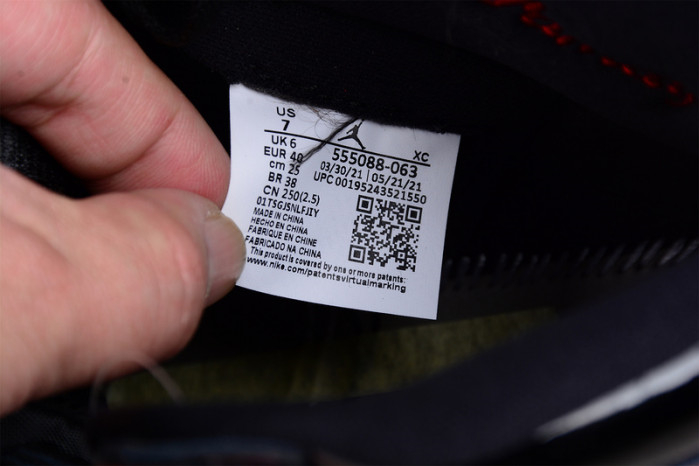 AIR JORDAN 1 HIGH OG BRED PATENT 555088-063 - Image 5