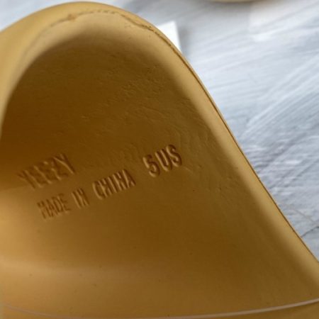 Yeezy Slide Desert Sand FW6344 - Image 9