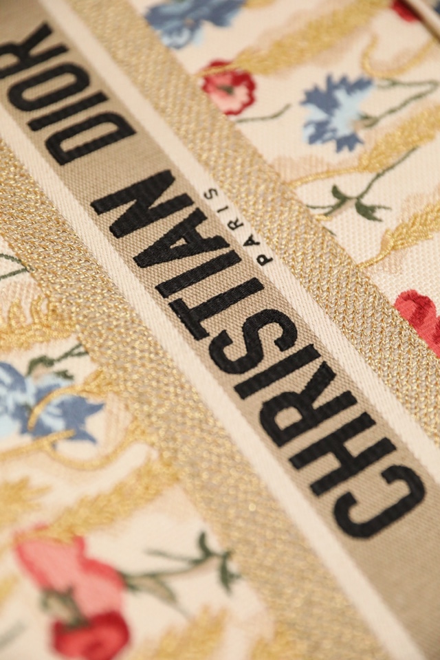 Dior Book Tote Natural Multicolor Raffia Embroidered With Dior Petites Fleurs - Image 5