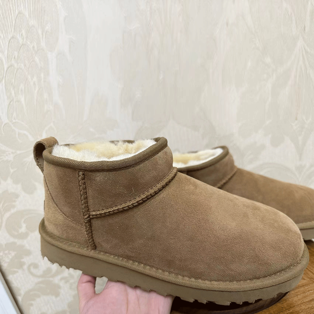 UGG Women's Classic Ultra Mini Boot - Image 2