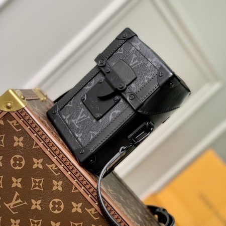 Vertical Trunk Wearable Wallet M82077 - Image 5