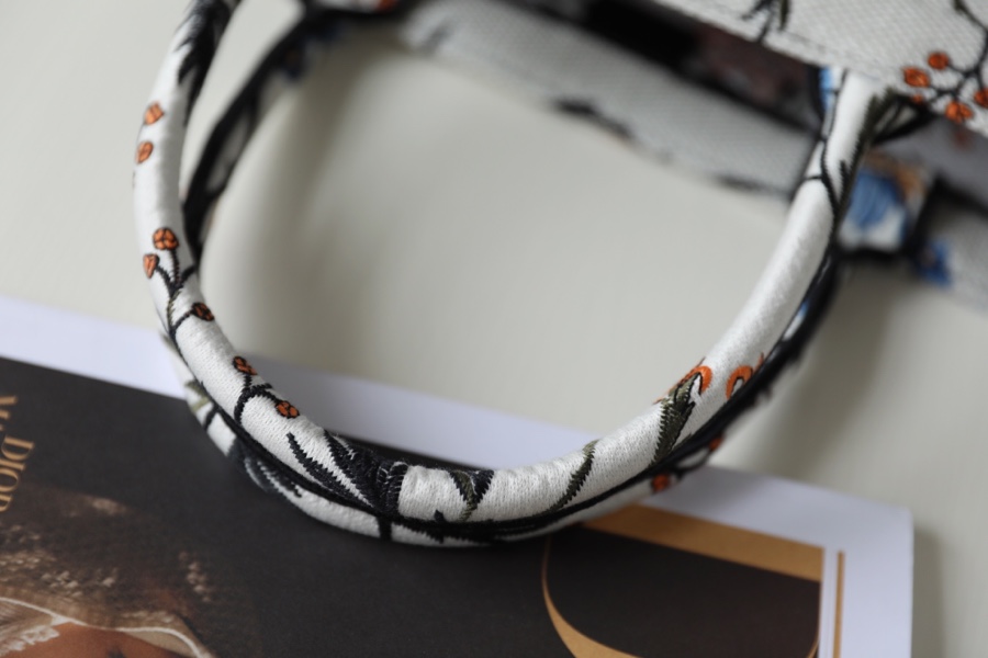 Dior Book Tote White Multicolor Dior Petites Fleurs - Image 7
