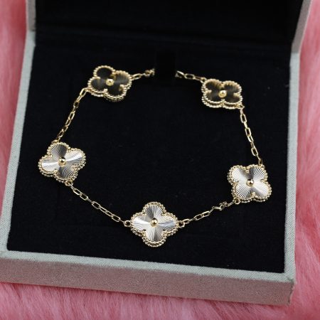 Van Cleef&Arpels VCA Gold Laser Bracelet - Image 4