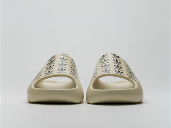 Yeezy Slides Desert Sand Logo FW6345-A