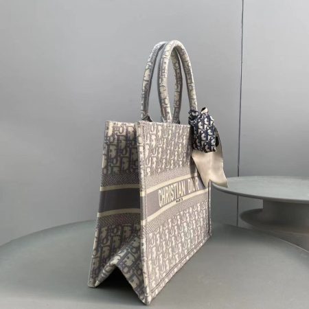 Dior Book Tote Medium Gray Dior Oblique Embroidery M1296Z - Image 7